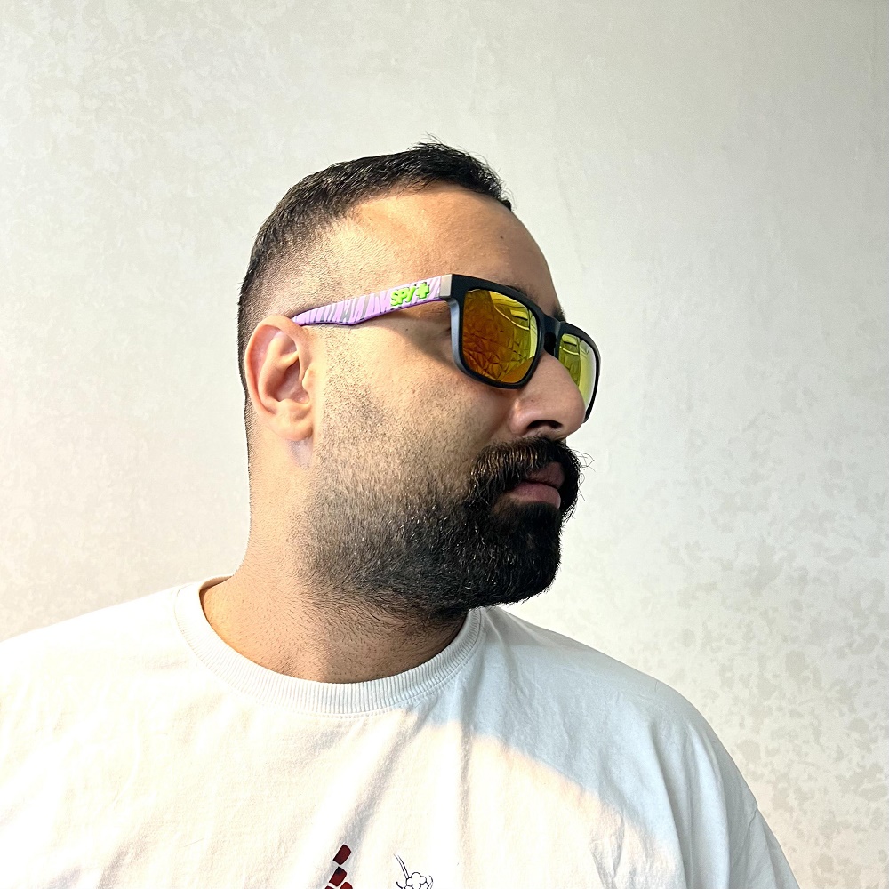 عینک آفتابی اسپرت Helm مدل 1012 همراه همیشگی شما